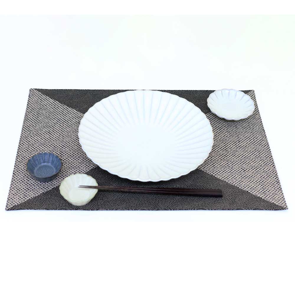 百道発信 つつむ ランチョンマット 45×31cm 福岡県の布製品 小紋柄 和風のプレースマット 大きめサイズ 赤/紺/水色/黒 綿100% 日本製 Fabric place mat Fukuoka craft