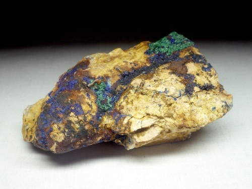 トゥイシット鉱山産アズライト/Azurite(藍銅鉱)