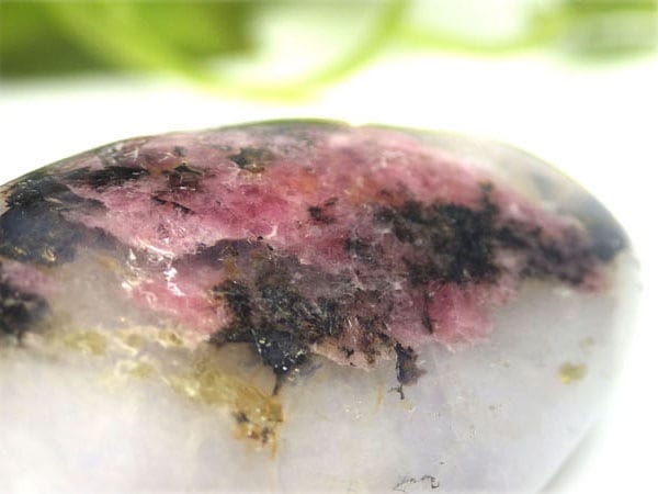 ロードナイトinクォーツ タンブル ( 薔薇輝石 )/ Rhodonite in Quartz