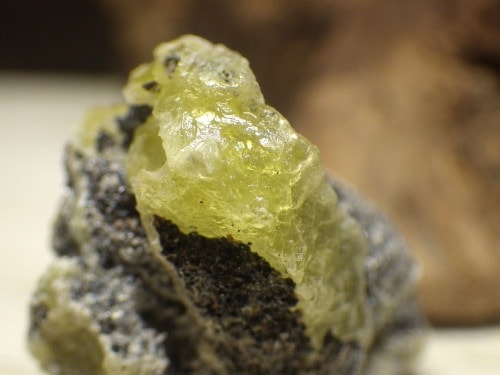 パキスタン産イエローブルーサイト/Brucite (水滑石)