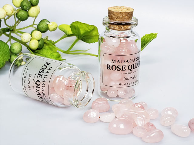 マダガスカル産ローズクォーツ(小瓶入り)