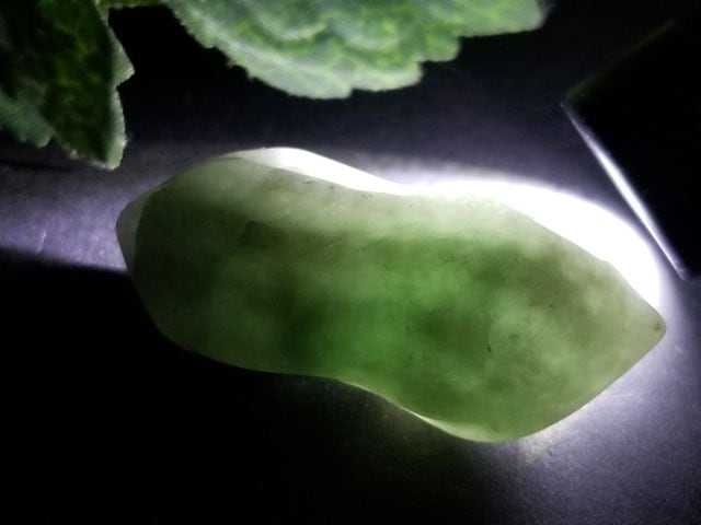 翡翠　落花生 彫刻