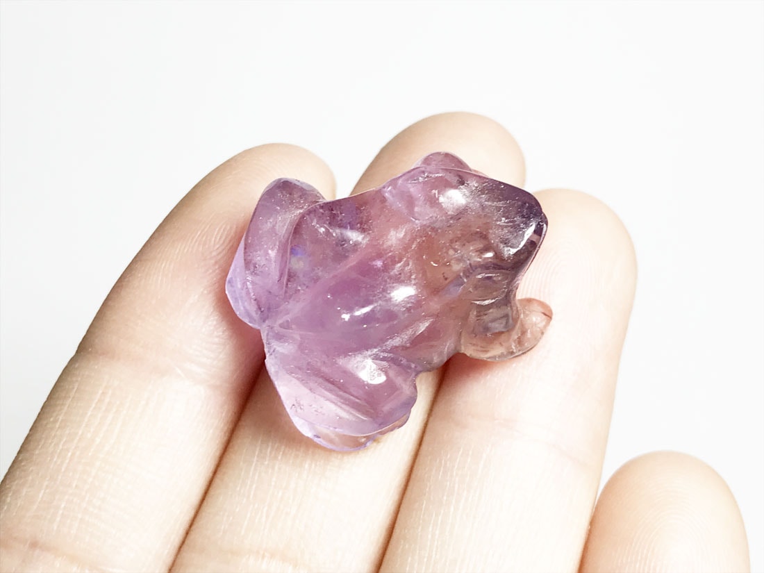 アメトリン 蛙 彫刻