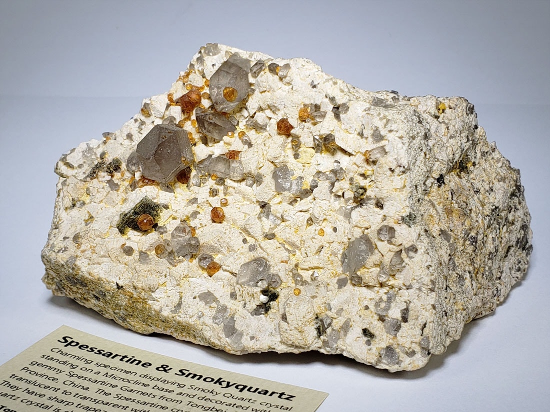 ガーネット(柘榴石)