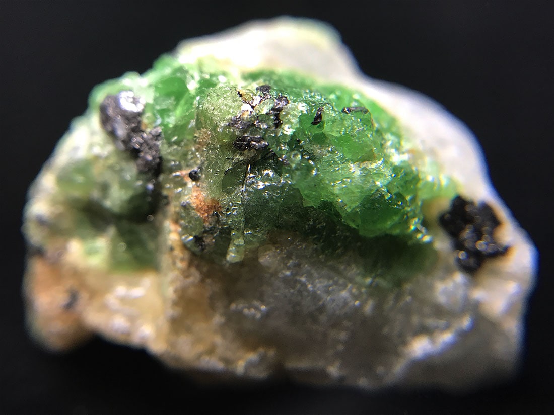 ケニア産 ツァボライト(灰礬柘榴石)/Grossular Garnet var. Tsavorite