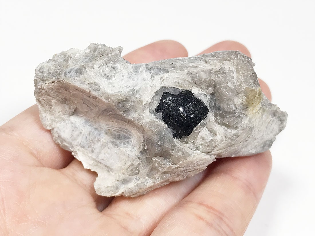 アリゾナ州産オブシディアン【アパッチティアーズ】