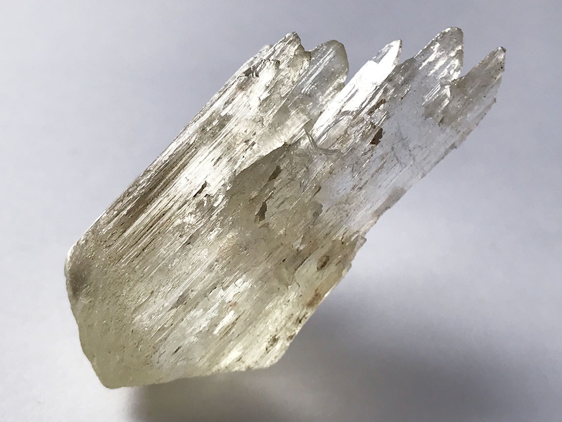 アフガニスタン産 トリフェーン/Triphane (リチア輝石)