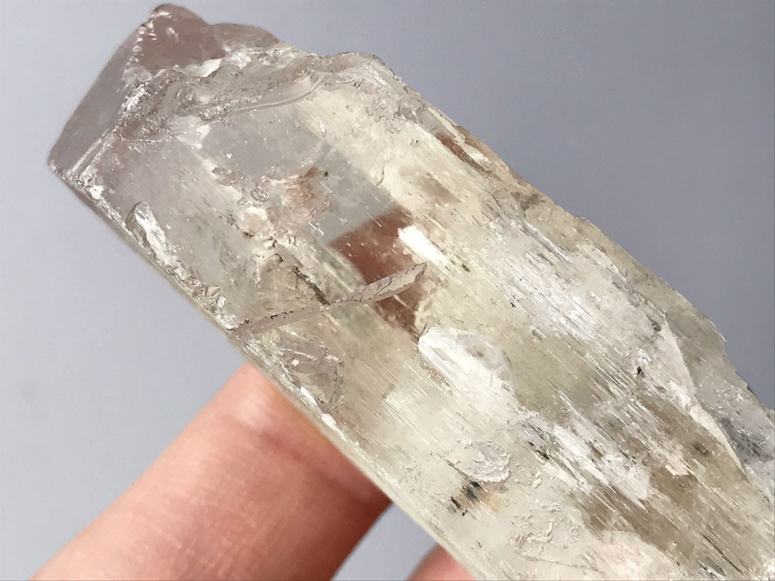 アフガニスタン産 トリフェーン/Triphane (リチア輝石)