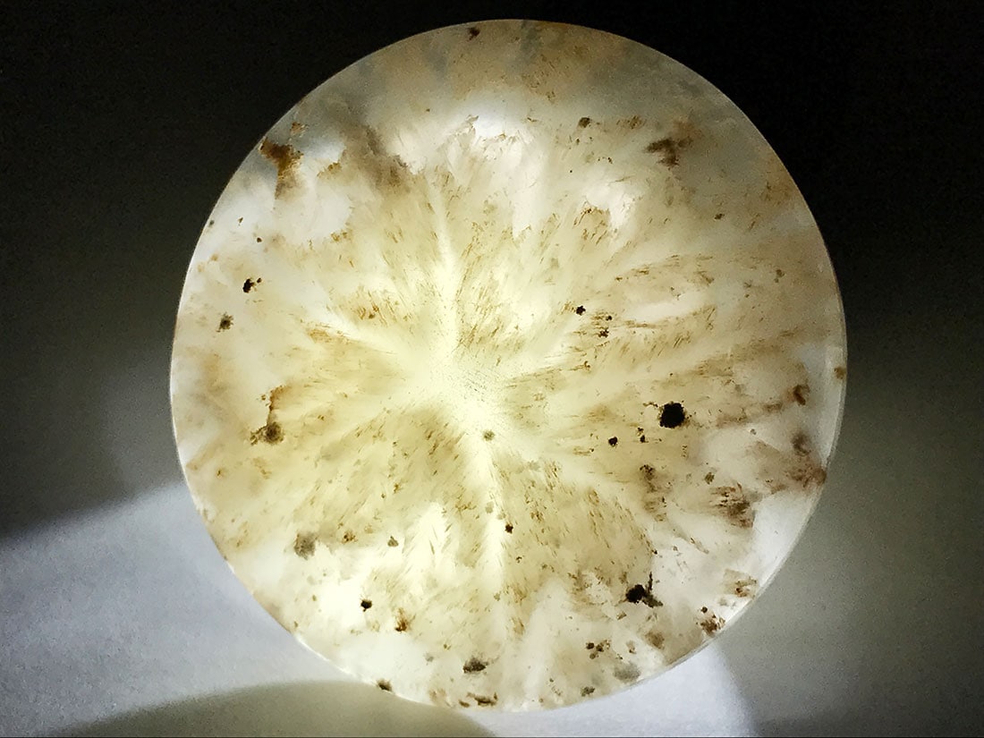 内モンゴル産トラピッチェ水晶ルース