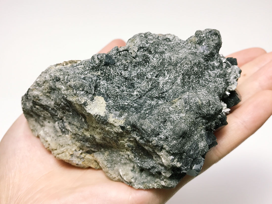 内モンゴル産フローライトwithビスマシナイト