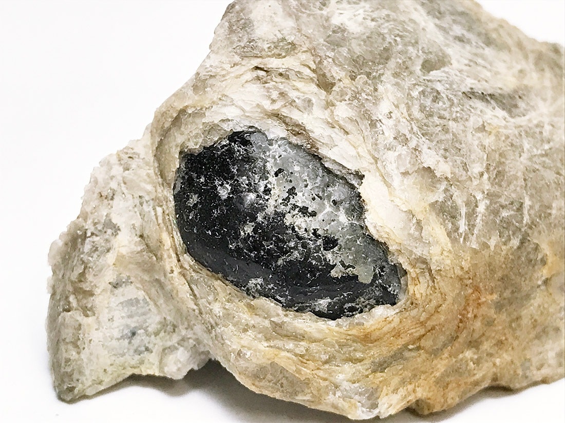 アリゾナ州産オブシディアン【アパッチティアーズ】