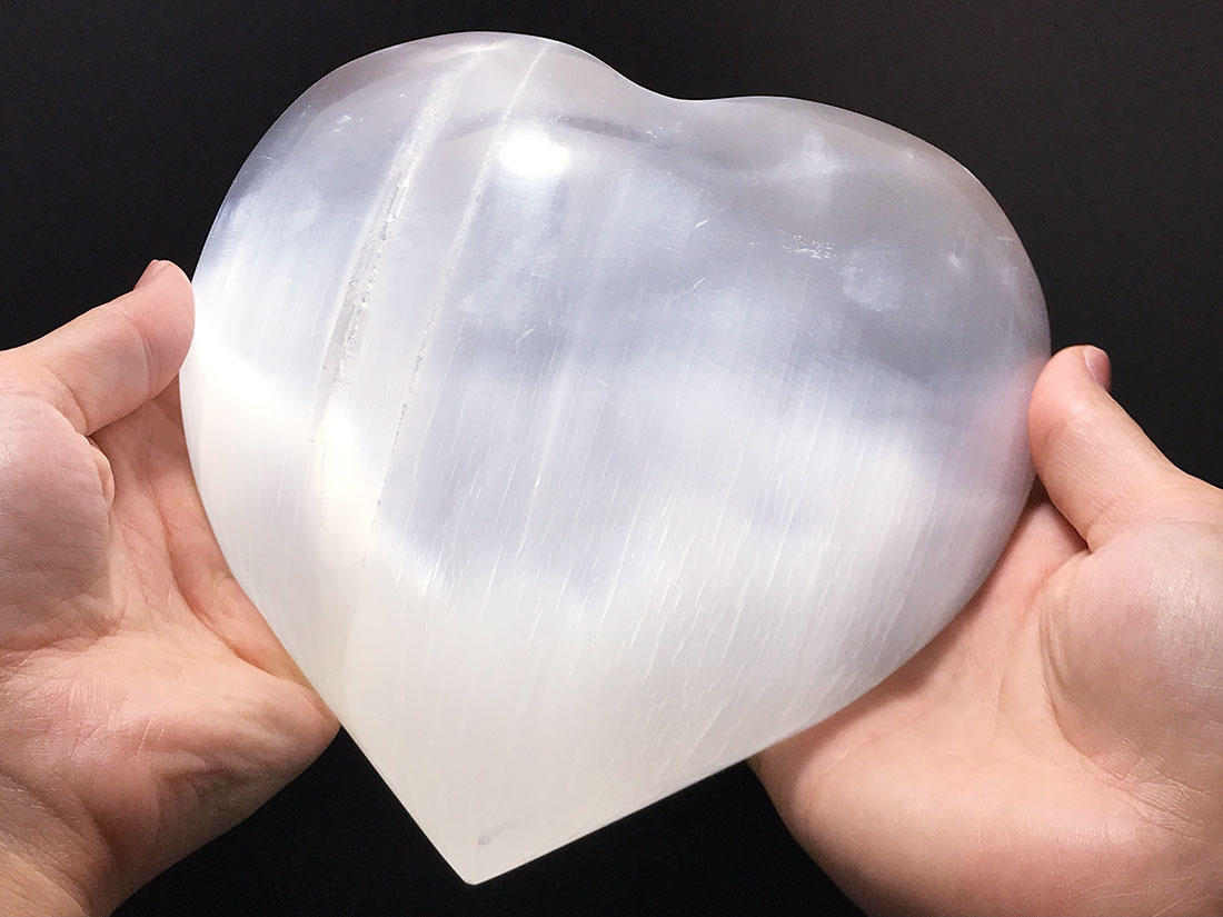 モロッコ産セレナイト ハート特大サイズ