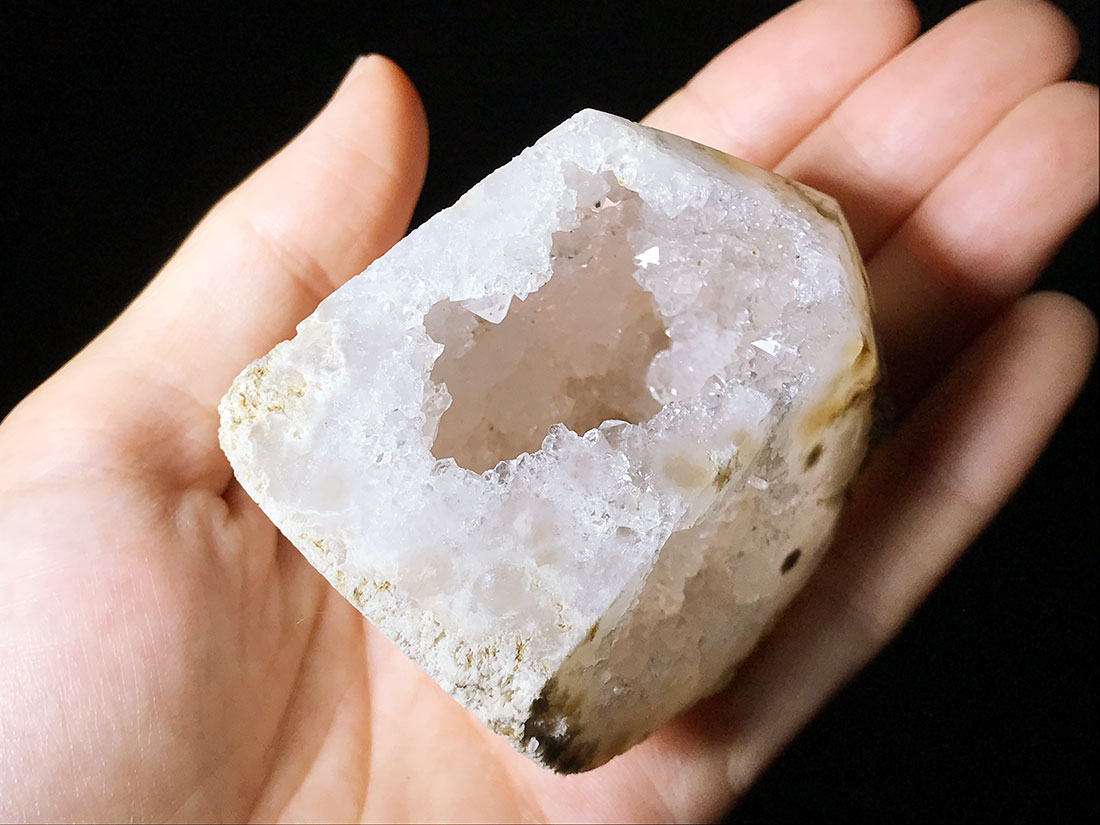 モロッコ産水晶ジオードポイントタイプ