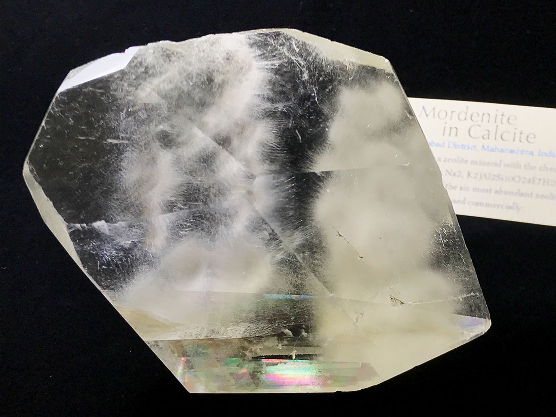 インド産モルデナイトinカルサイト