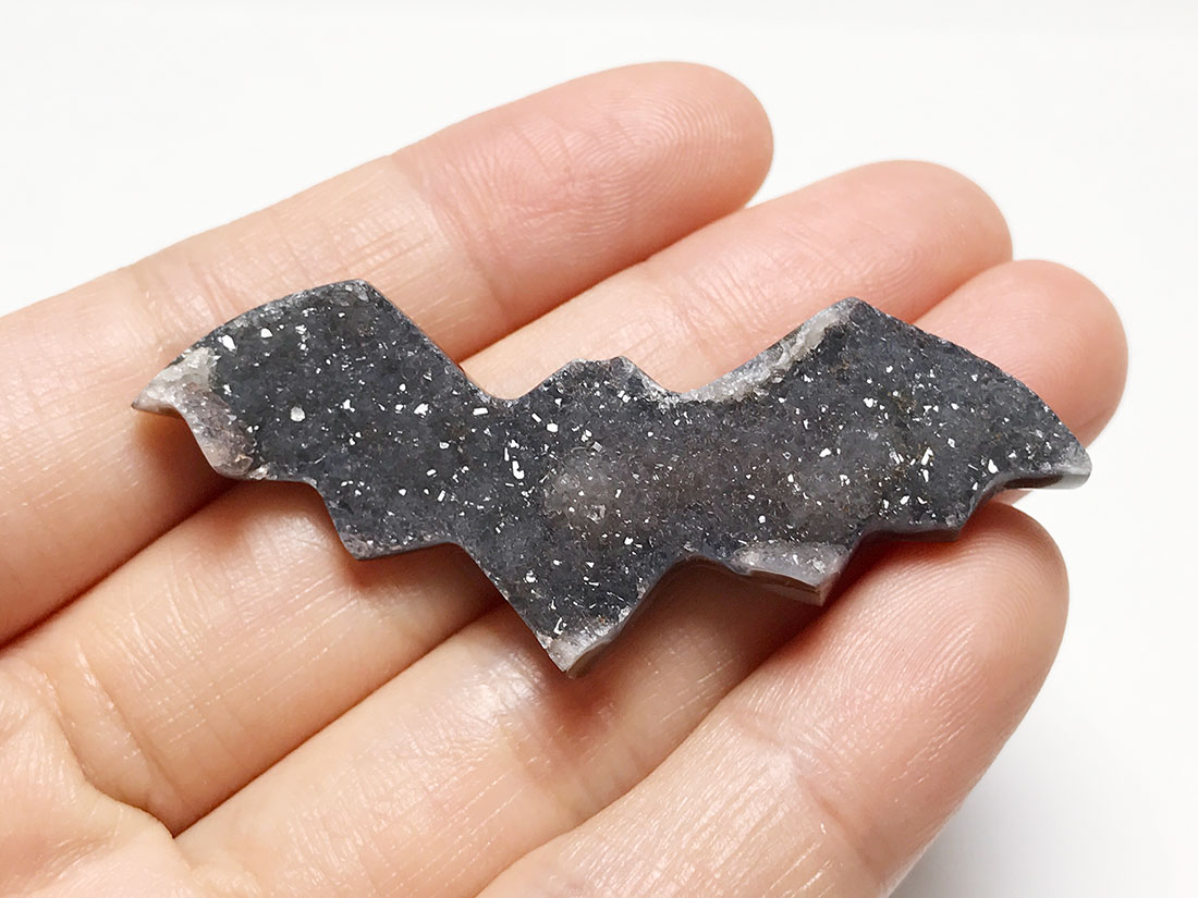 ドゥルージークォーツonブラックカルセドニー コウモリ/Druzy Quartz on Black Chalcedony