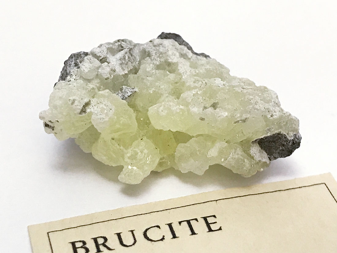 パキスタン産イエローブルーサイト/Brucite (水滑石)