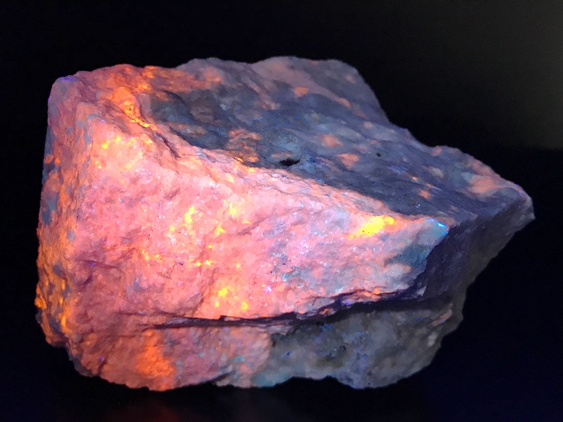 アフガニスタン産ハックマナイト