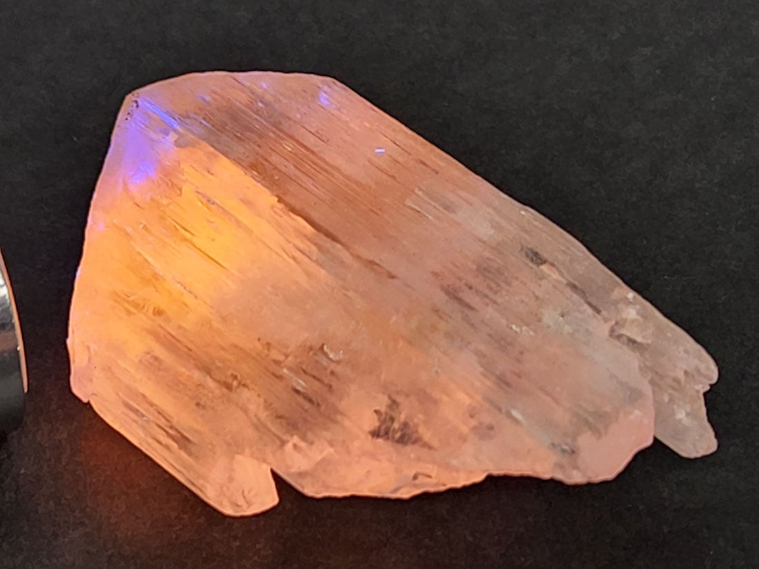 アフガニスタン産トリフェーン/Triphane (リチア輝石)