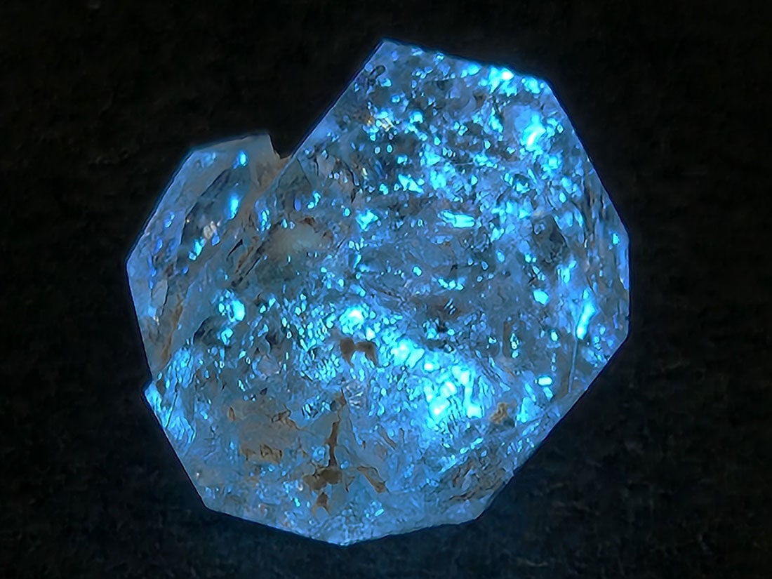 パキスタン産石油入り水晶/Oil & Tar in Quartz