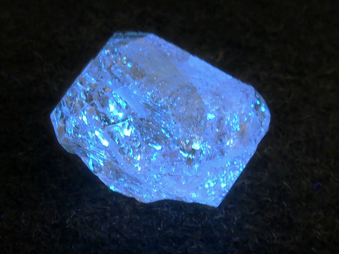 パキスタン産石油入り水晶/Oil & Tar in Quartz