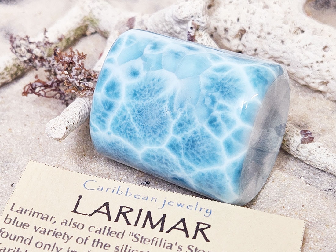 ドミニカ共和国産 ラリマー(ソーダ珪灰石) 俵型ポリッシュ/Larimar