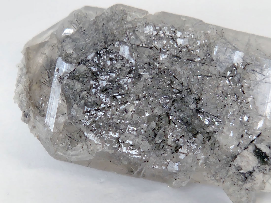 ブラジル産 オレナイトinクォーツ /Olenite in Quartz (オーレン電気石入り水晶)