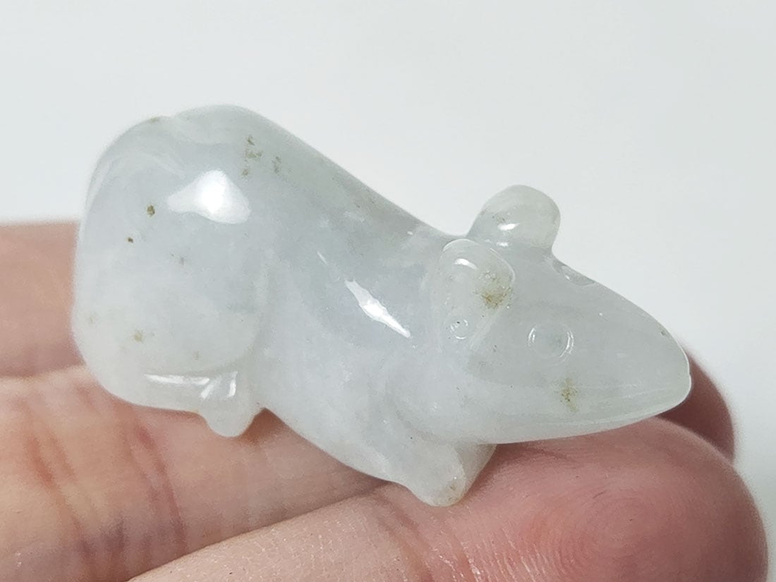 翡翠 ねずみ彫刻