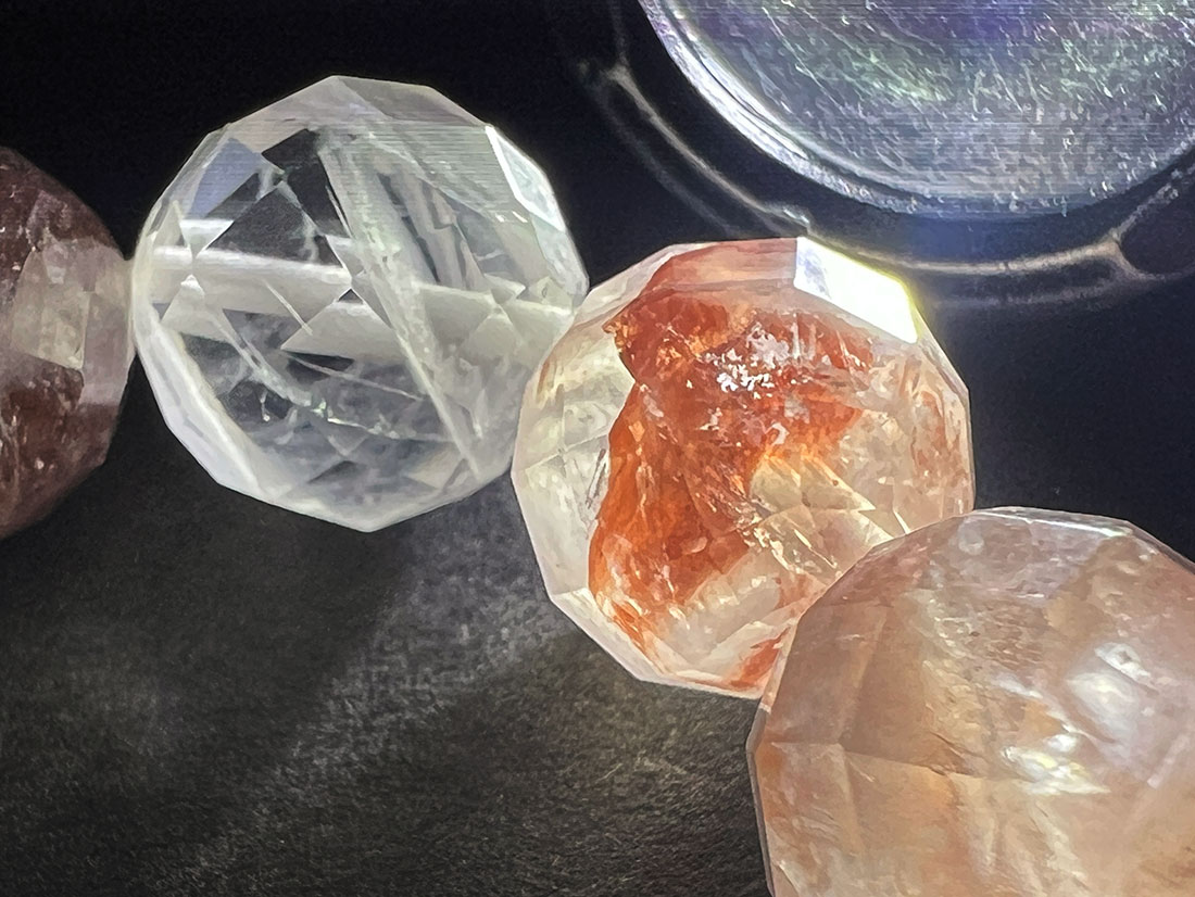 ヒマラヤ・マニカラン水晶 11mmカットブレスレット