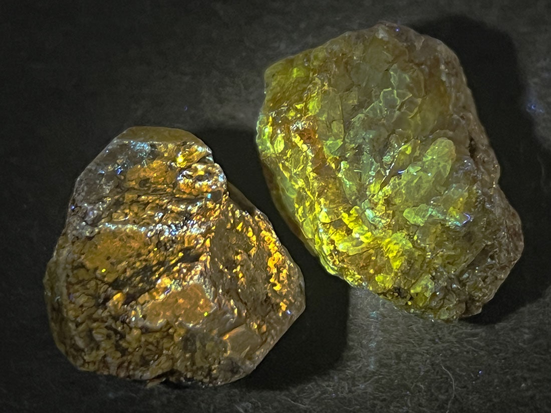 マラウイ産 蛍光ジルコン(風信子鉱)/Zircon 2個セット