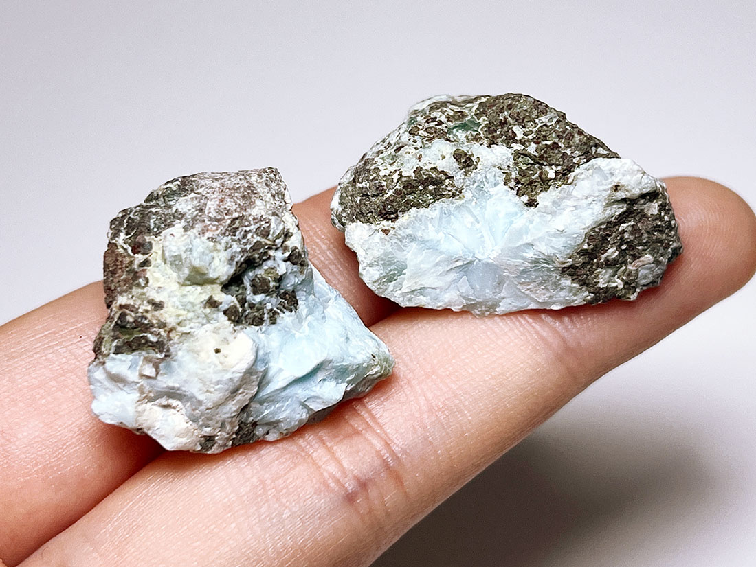 ドミニカ共和国産 ラリマー(ソーダ珪灰石)/Larimar 2個セット