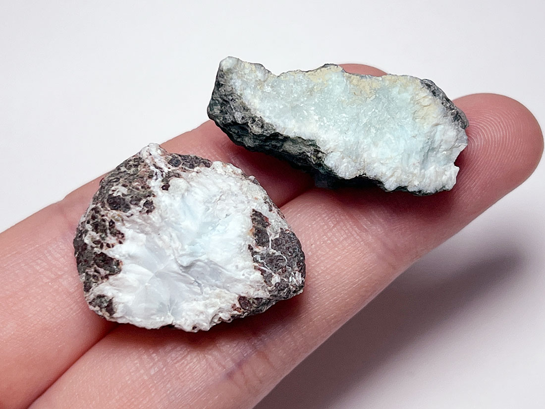 ドミニカ共和国産 ラリマー(ソーダ珪灰石)/Larimar 2個セット