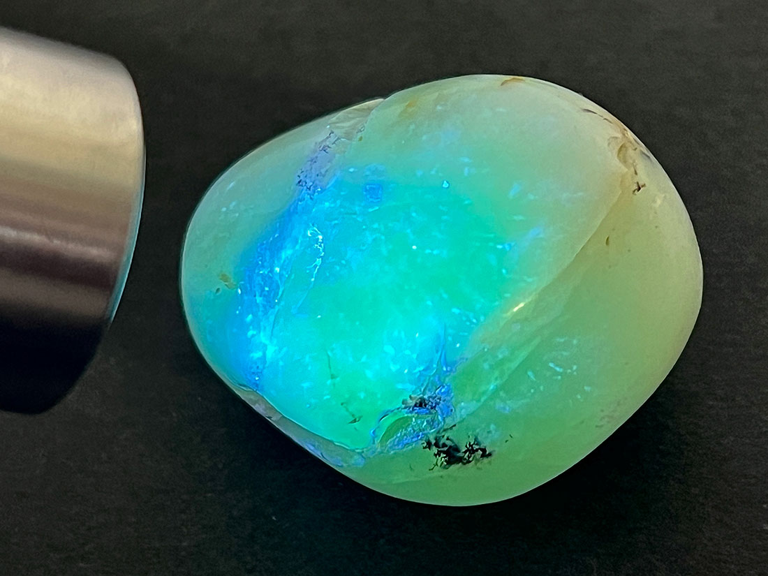 マダガスカル産グリーンオパール タンブル