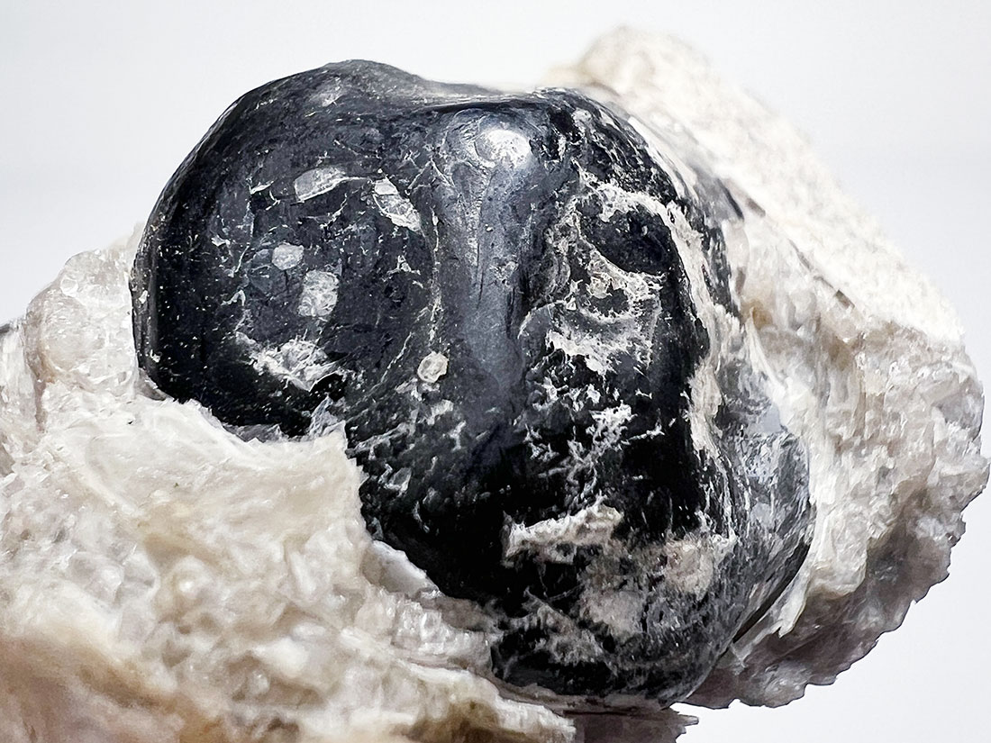 アリゾナ州産オブシディアン【アパッチティアーズ】