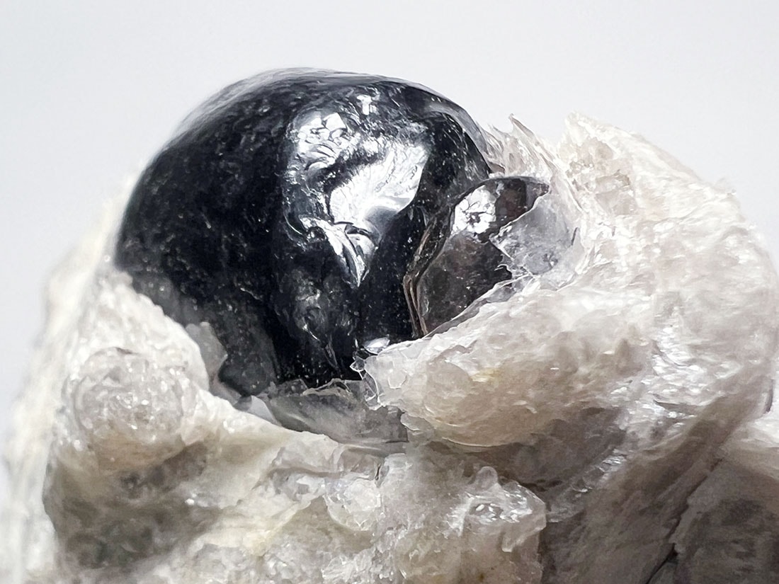 アリゾナ州産オブシディアン【アパッチティアーズ】