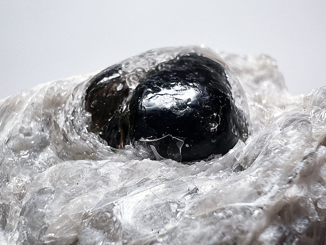 アリゾナ州産オブシディアン【アパッチティアーズ】