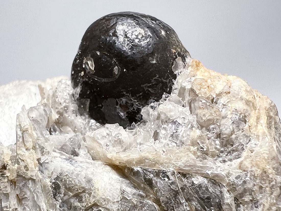 アリゾナ州産オブシディアン【アパッチティアーズ】