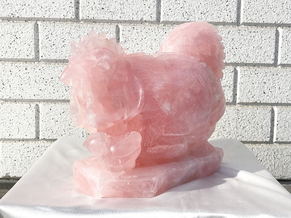 【特大】ローズクォーツ ニワトリ 彫刻