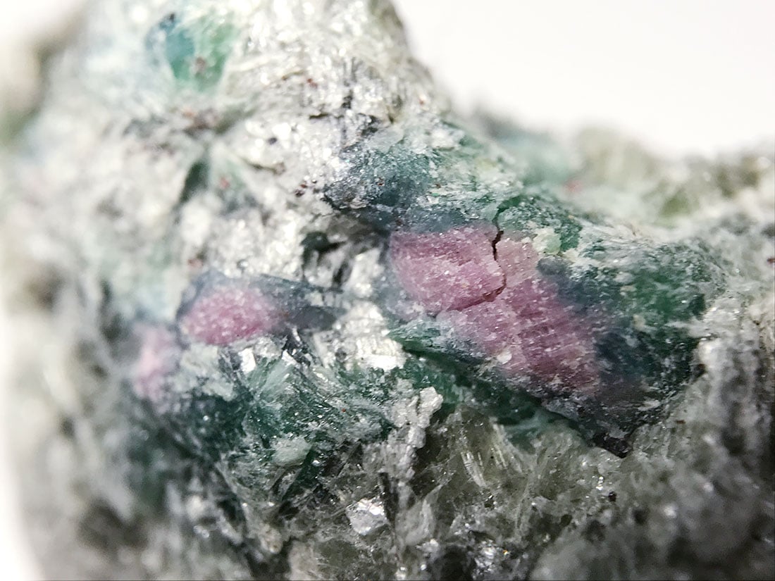 インド産ルビーインフックサイト/Ruby in Fuchsite