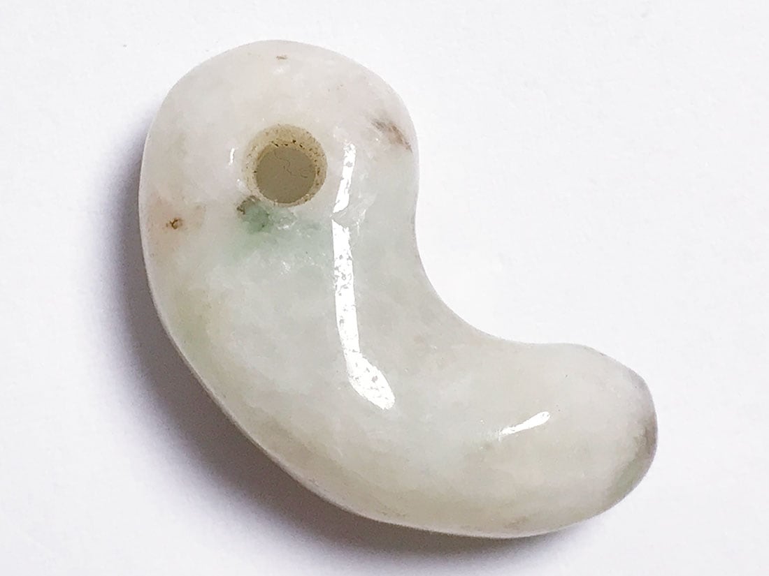 ミャンマー産 翡翠 勾玉