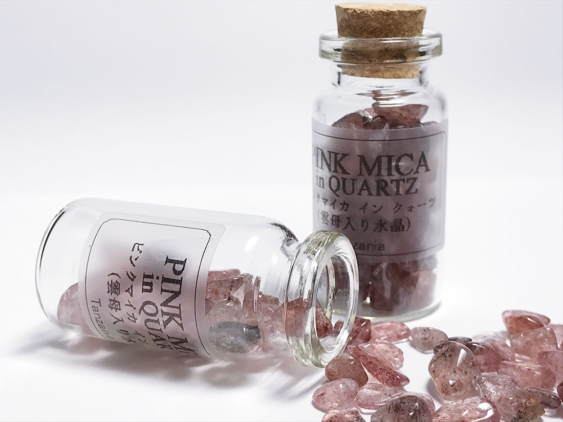 タンザニア産 ピンクマイカinクォーツ (小瓶入り)