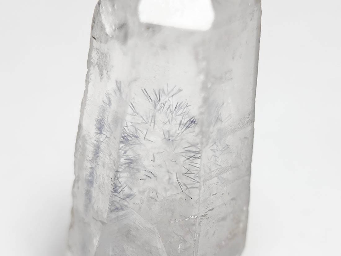 ブラジル産 デュモルチェライトinクォーツ / Dumortierite in Quartz
