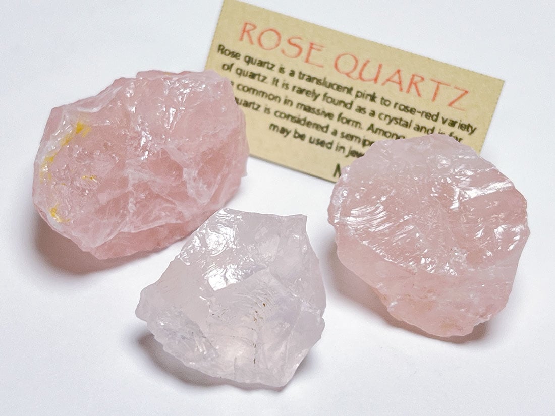 マダガスカル産ローズクォーツ ラフ3個セット
