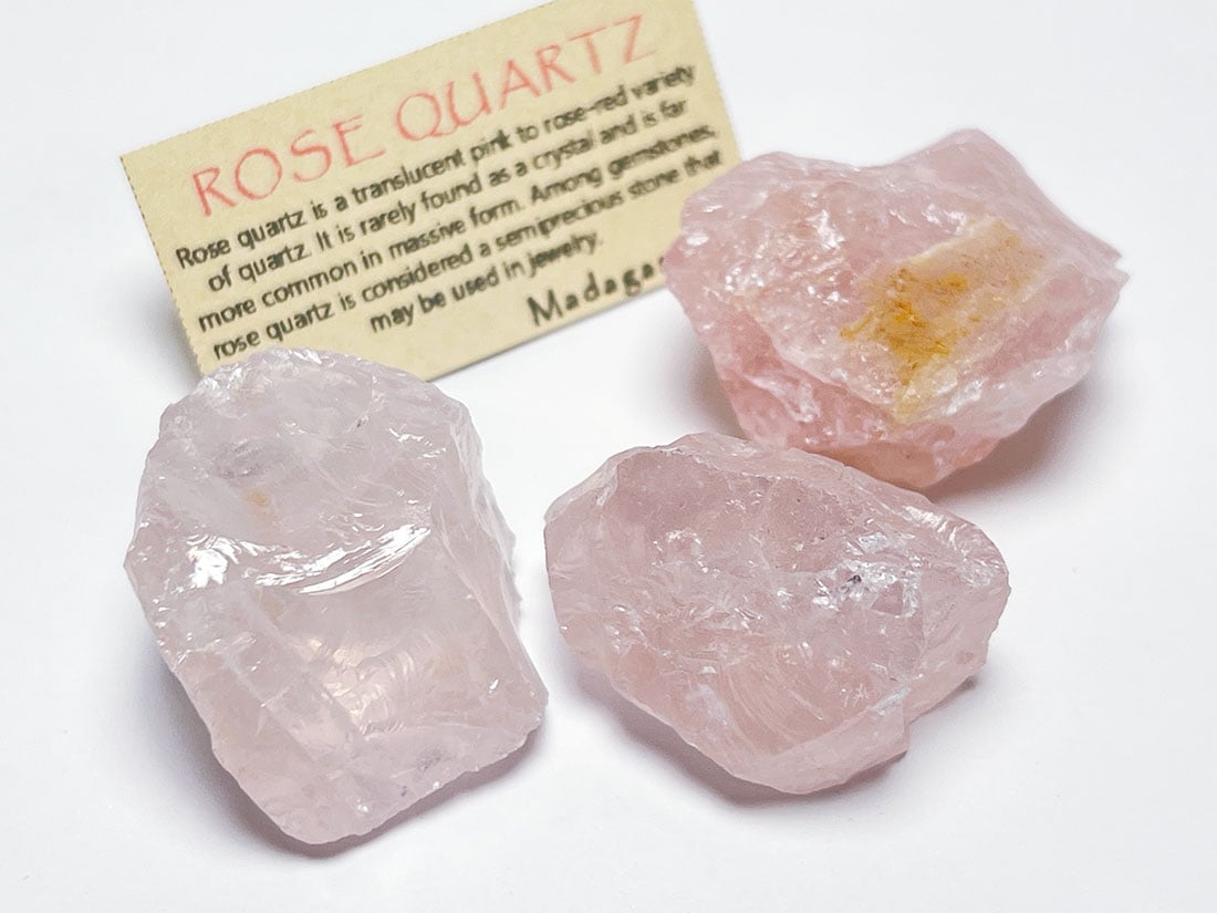 マダガスカル産ローズクォーツ ラフ3個セット