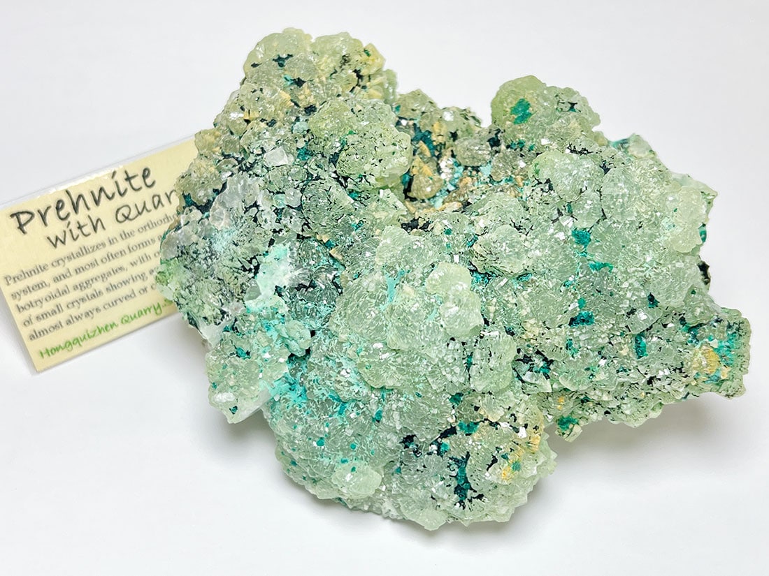 四川省産プレナイトwithクォーツ