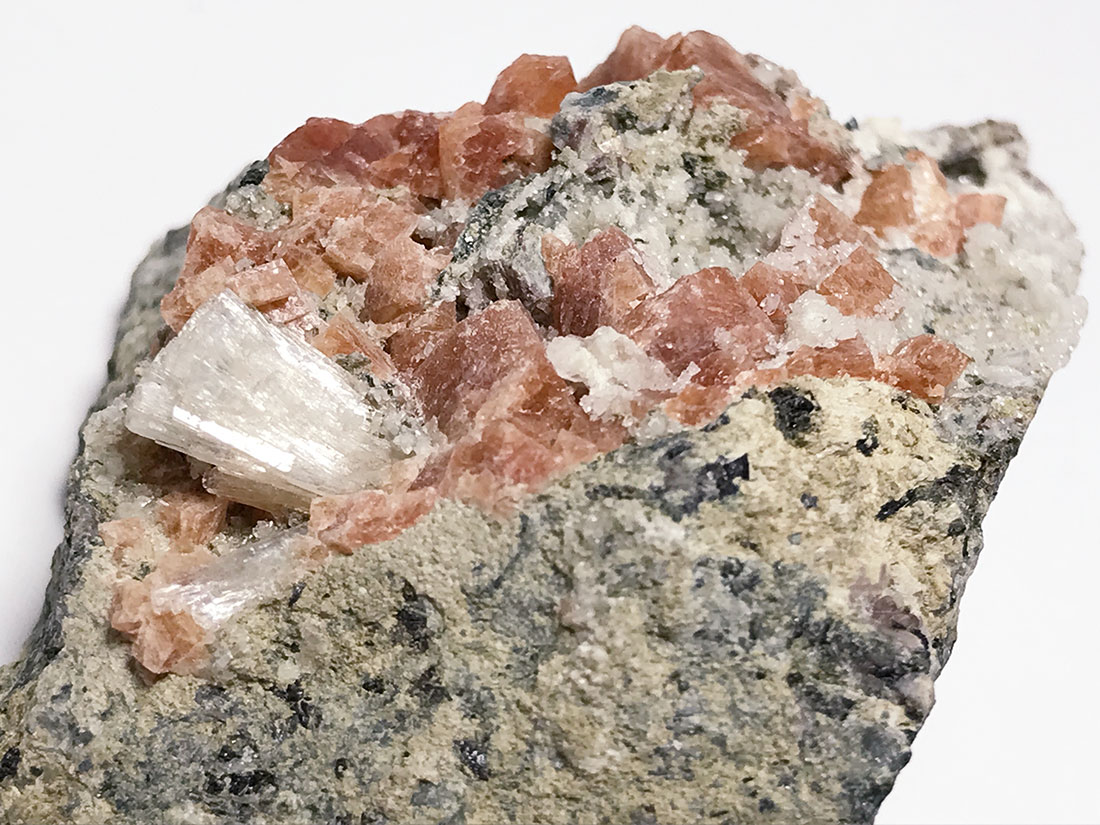 モロッコ産チャバザイト/Chabazite(菱沸石)