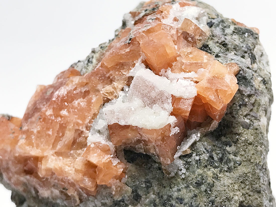 モロッコ産チャバザイト/Chabazite(菱沸石)