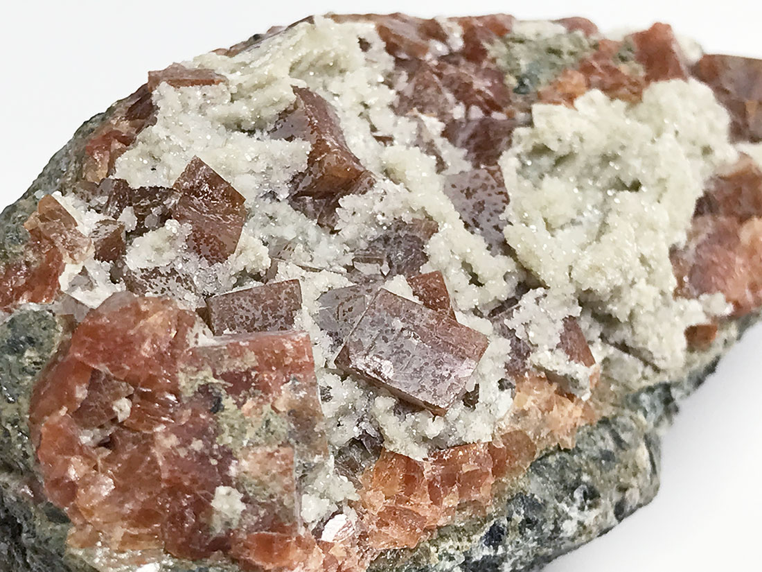 モロッコ産チャバザイト/Chabazite(菱沸石)