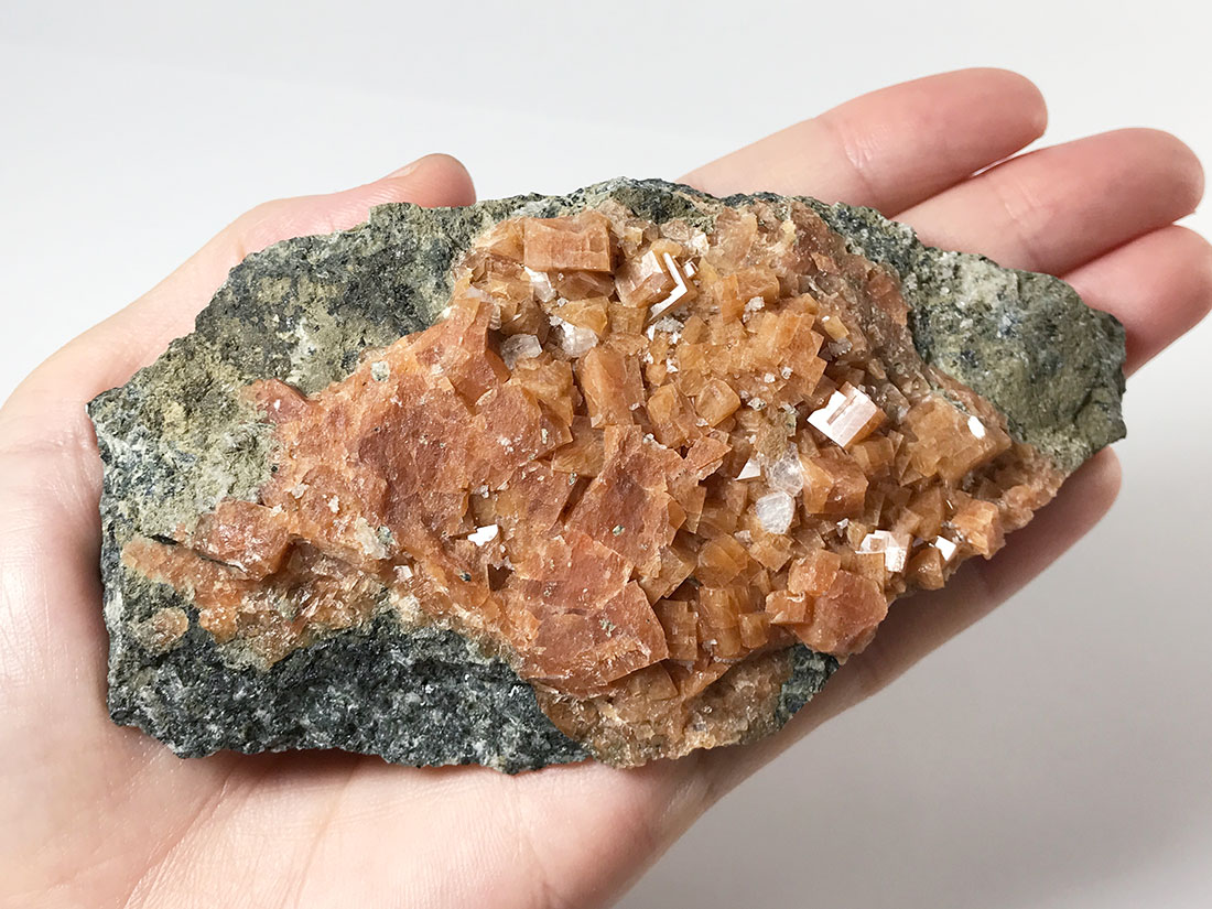 モロッコ産チャバザイト/Chabazite(菱沸石)