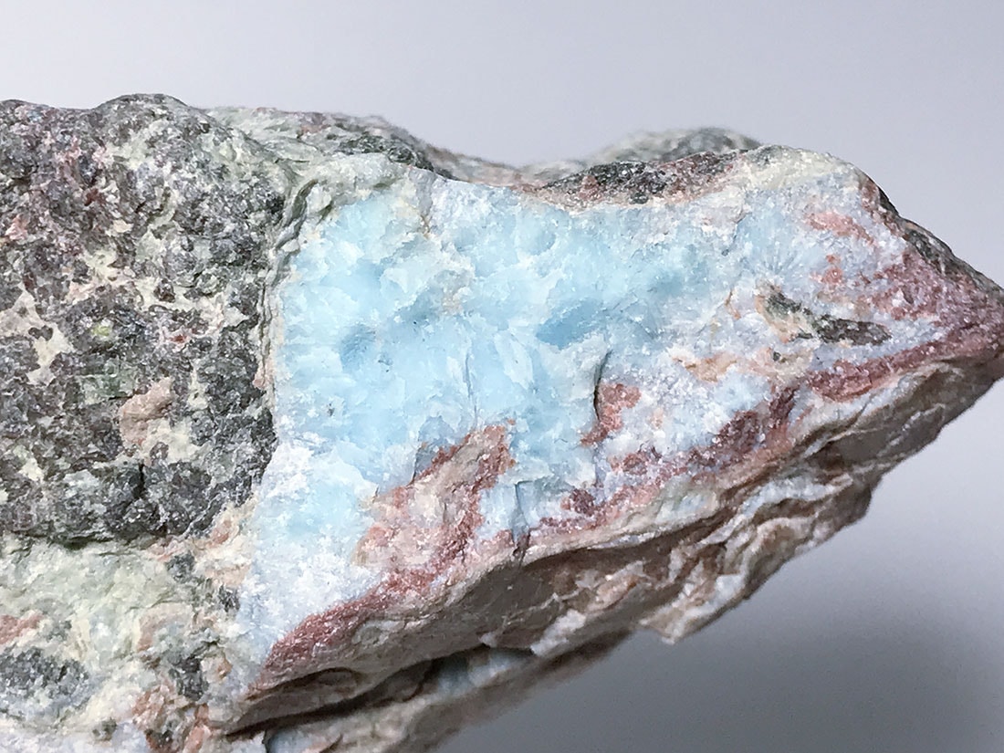 ドミニカ共和国産 ラリマー(ソーダ珪灰石)/Larimar