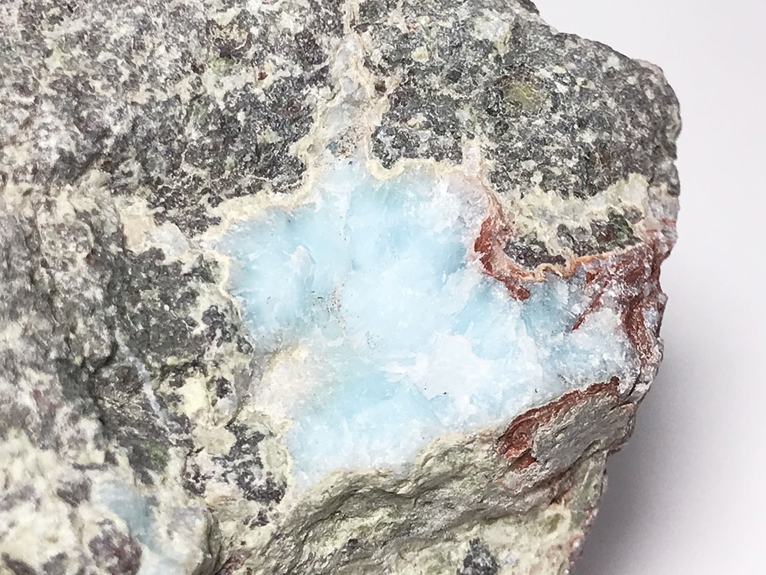 ドミニカ共和国産 ラリマー(ソーダ珪灰石)/Larimar